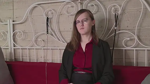 YukoFanee online show from February 28, 2025, 2:20 pm