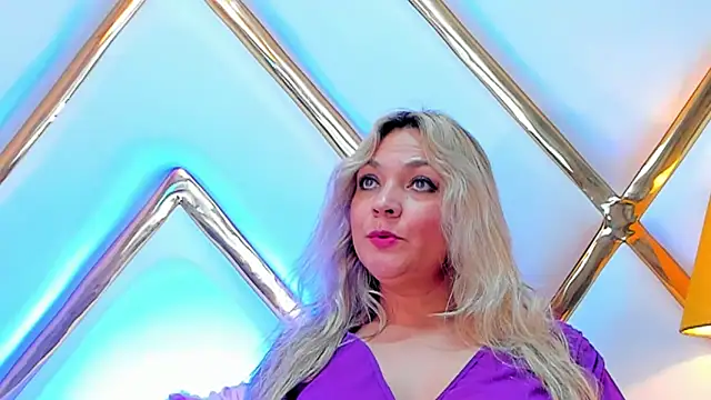 MalorySweet online show from February 22, 2025, 3:03 pm