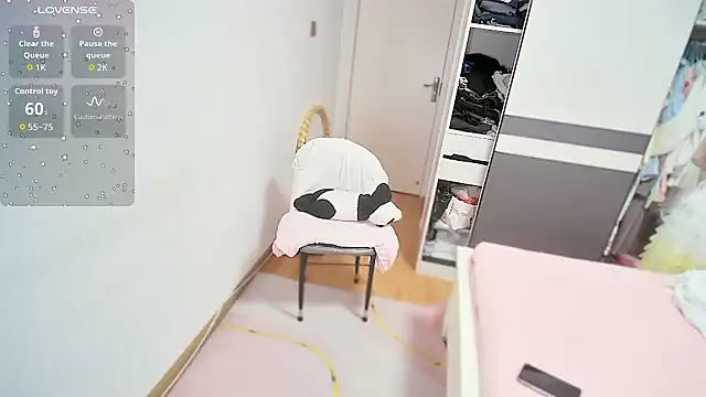 Snapshot of CN-Shanshan chatting on April 7, 2026, 1:35 pm CN-Shanshan online show from April 7, 2026, 1:35 pm