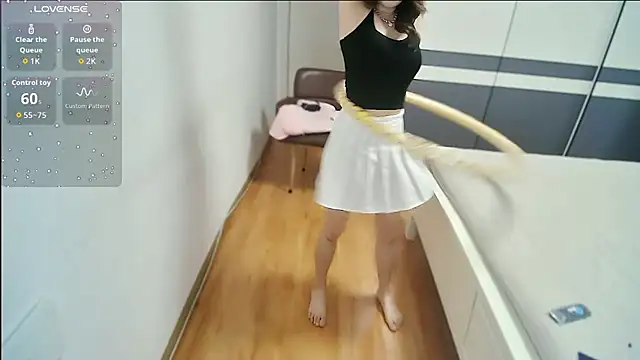 Snapshot of CN-Shanshan chatting on April 14, 2026, 1:16 pm CN-Shanshan online show from April 14, 2026, 1:16 pm