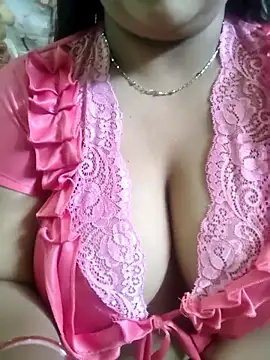 Cute payal0 online show from March 21, 2025, 5:32 am