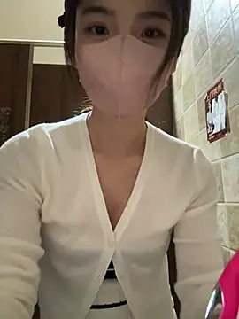 Snapshot of GouGou-111 chatting on May 9, 2026, 12:19 pm GouGou-111 online show from May 9, 2026, 12:19 pm