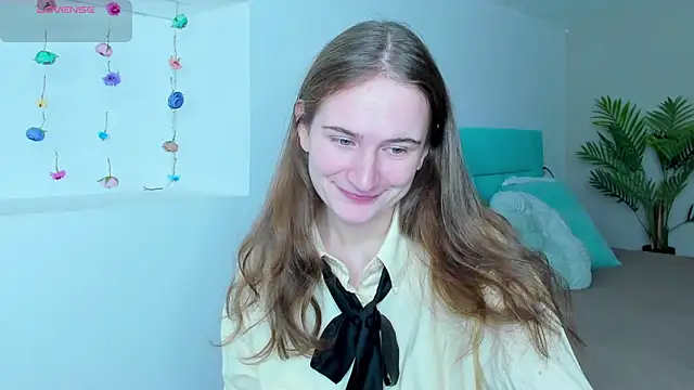 Snapshot of L1ittle_kitty_ chatting on November 19, 2025, 6:35 am L1ittle kitty online show from November 19, 2025, 6:35 am