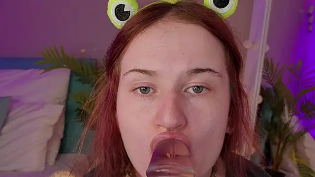 L1ittle kitty  online show from March 31, 2026, 4:36 am