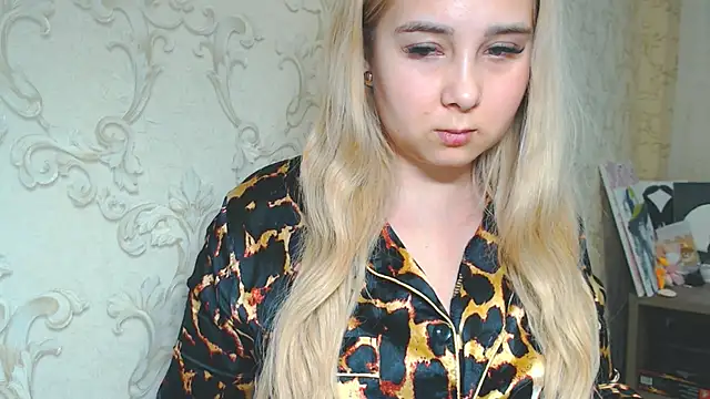 DolphinDreams online show from March 20, 2026, 11:55 am