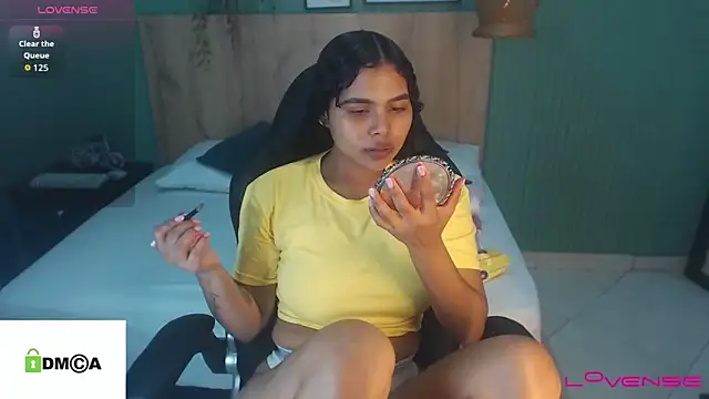 Snapshot of ashly_collin9 chatting on September 18, 2025, 1:47 pm ashly collin9 online show from September 18, 2025, 1:47 pm