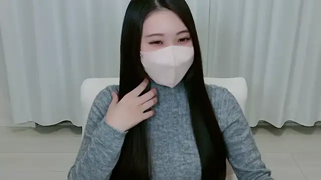 yuki room online show from November 14, 2025, 1:04 pm