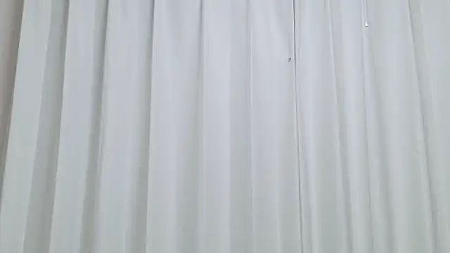 yuki room online show from November 13, 2025, 1:26 pm