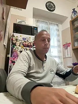 Lecatore80 online show from April 19, 2026, 6:03 am