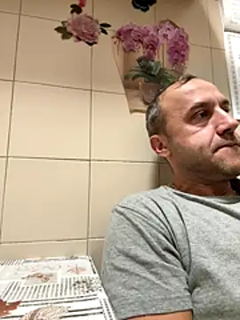 Lecatore80 online show from November 20, 2025, 4:57 am