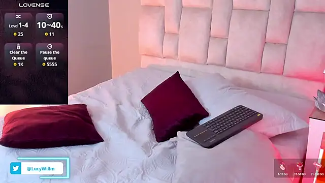 Snapshot of Lucy_Williiams chatting on March 4, 2026, 7:43 pm Lucy Williiams online show from March 4, 2026, 7:43 pm