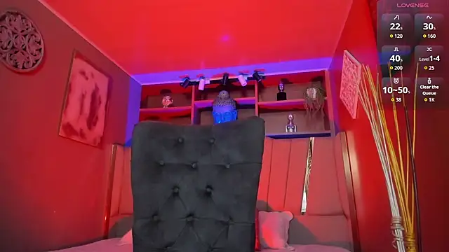 Lucy Williiams online show from October 29, 2025, 11:53 am