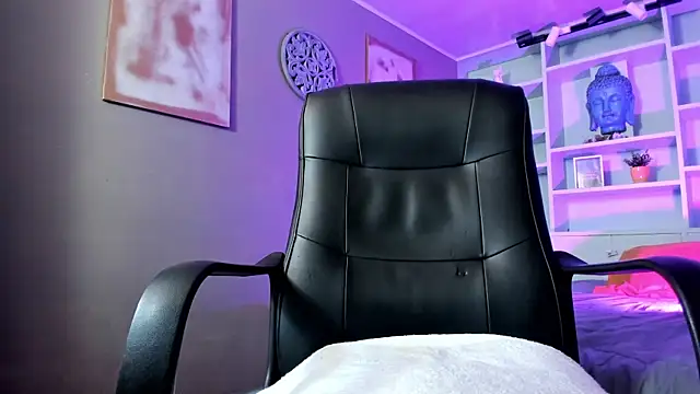 Lucy Williiams online show from March 9, 2025, 12:21 am