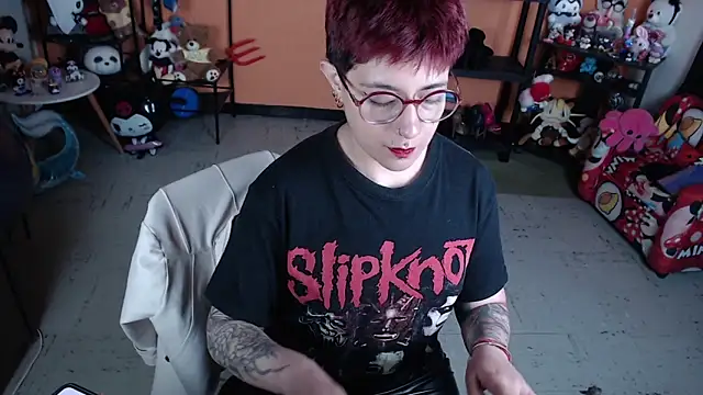 MissMiia2 online show from May 25, 2026, 2:16 pm