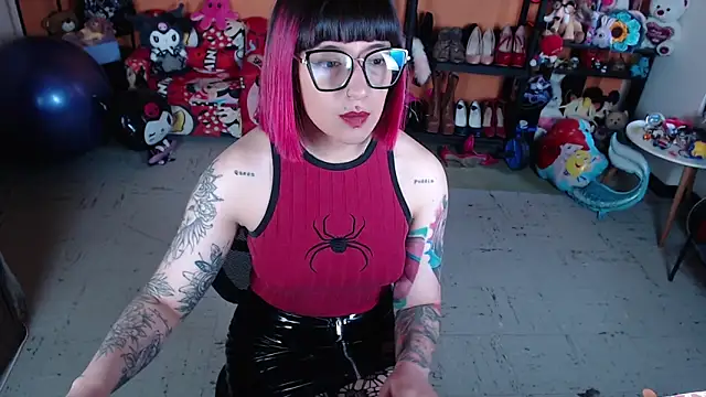 MissMiia2 online show from November 8, 2025, 3:37 pm