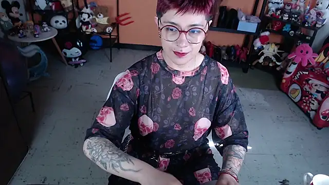 MissMiia2 online show from May 15, 2026, 2:15 pm