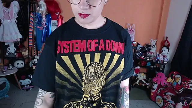 MissMiia2 online show from May 3, 2026, 1:04 pm