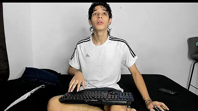 Snapshot of evanscollins chatting on January 10, 2026, 10:49 pm evanscollins online show from January 10, 2026, 10:49 pm