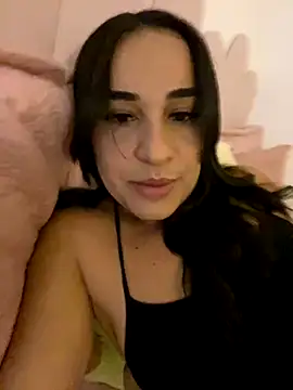 cleolimahot3 online show from November 5, 2025, 10:24 pm