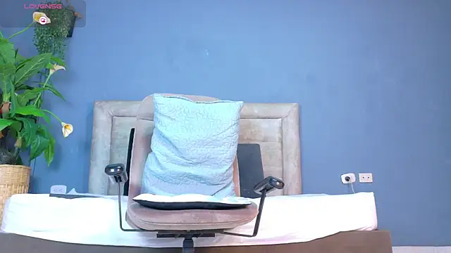 Snapshot of Iker_bigdick chatting on April 13, 2026, 7:18 pm Iker bigdick online show from April 13, 2026, 7:18 pm