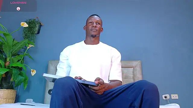 Snapshot of Iker_bigdick chatting on April 15, 2026, 7:18 pm Iker bigdick online show from April 15, 2026, 7:18 pm