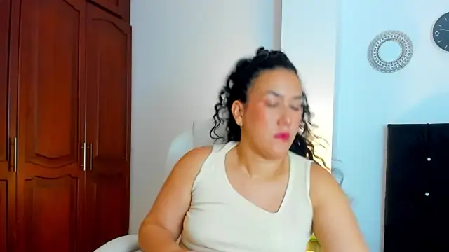Snapshot of kathyajhonss chatting on April 28, 2026, 9:08 pm kathyajhonss online show from April 28, 2026, 9:08 pm