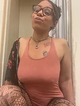 Snapshot of Princess_Desirae chatting on May 9, 2026, 10:18 am Princess Desirae online show from May 9, 2026, 10:18 am
