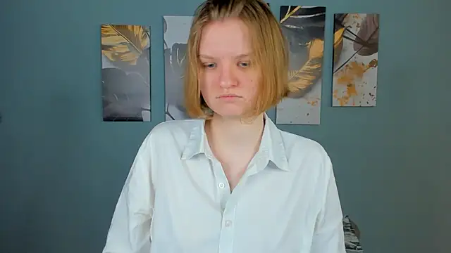 LilianSwall online show from January 13, 2026, 2:43 pm