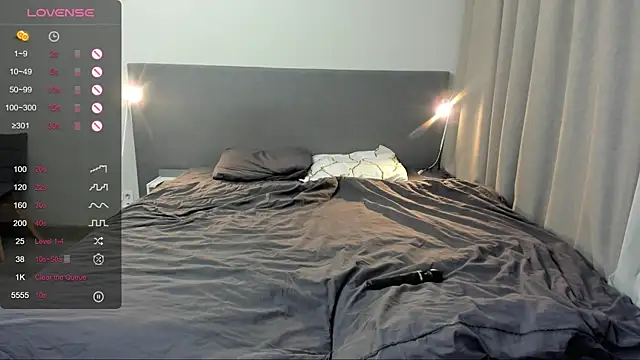 Snapshot of jesssicamooon chatting on December 4, 2025, 7:35 pm jesssicamooon online show from December 4, 2025, 7:35 pm