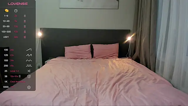 Snapshot of jesssicamooon chatting on October 8, 2025, 4:03 am jesssicamooon online show from October 8, 2025, 4:03 am