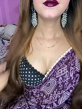 Snapshot of Diamond_queeen chatting on May 2, 2026, 8:47 pm Diamond queeen online show from May 2, 2026, 8:47 pm