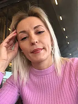 Snapshot of Diamond_Bunny_ chatting on February 10, 2025, 2:59 pm Diamond Bunny  online show from February 10, 2025, 2:59 pm