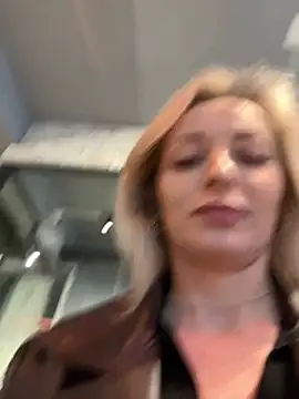 Diamond Bunny  online show from February 11, 2026, 3:12 pm