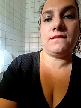 Snapshot of litha_luna chatting on December 16, 2025, 12:42 pm litha luna online show from December 16, 2025, 12:42 pm