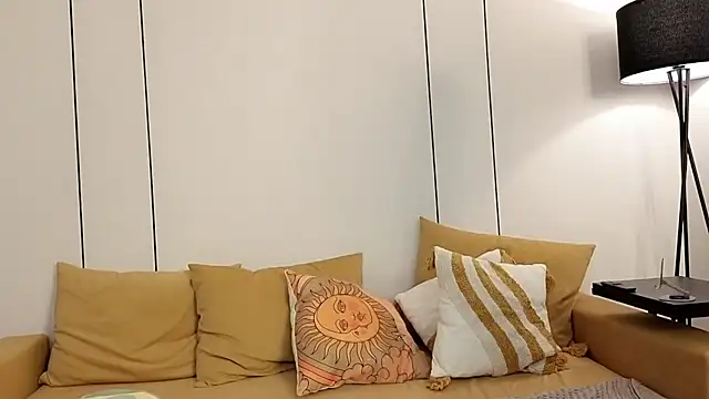 Jennatyan online show from February 26, 2026, 1:00 pm