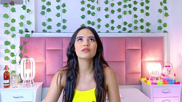 Snapshot of kaily_sweet1 chatting on April 24, 2026, 11:12 am kaily sweet1 online show from April 24, 2026, 11:12 am