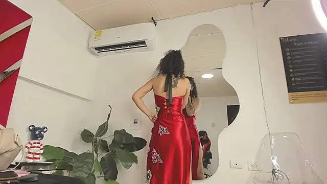 Snapshot of Milanxht chatting on October 31, 2025, 5:42 pm Milanxht online show from October 31, 2025, 5:42 pm