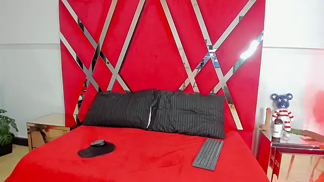 Snapshot of Milanxht chatting on November 13, 2025, 8:46 pm Milanxht online show from November 13, 2025, 8:46 pm