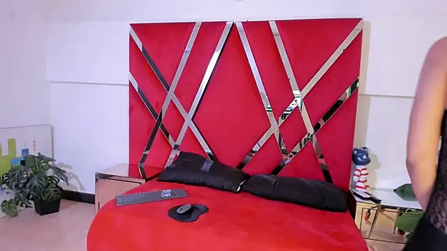 Snapshot of Milanxht chatting on October 10, 2025, 8:31 pm Milanxht online show from October 10, 2025, 8:31 pm