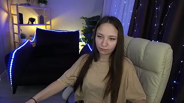 Snapshot of ElysLunar chatting on January 27, 2025, 7:13 pm ElysLunar online show from January 27, 2025, 7:13 pm