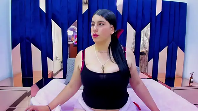 Criistaal  online show from May 22, 2026, 4:21 am