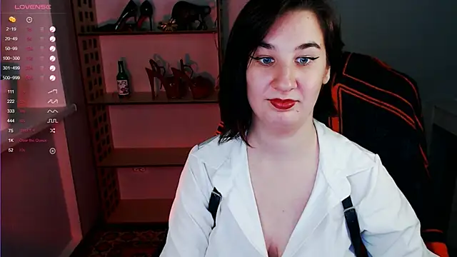 Snapshot of Goddess_Sophie chatting on January 30, 2025, 12:37 pm Goddess Sophie online show from January 30, 2025, 12:37 pm