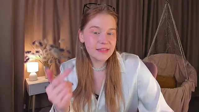 Snapshot of Colleen_Blake chatting on September 22, 2025, 3:40 pm Colleen Blake online show from September 22, 2025, 3:40 pm