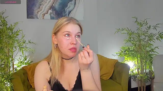 Snapshot of Colleen_Blake chatting on June 4, 2026, 4:44 pm Colleen Blake online show from June 4, 2026, 4:44 pm