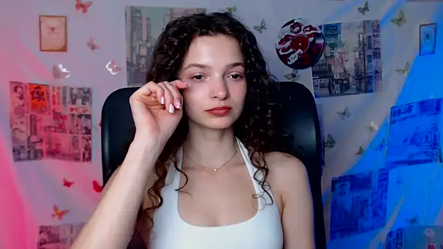  SusieSu  online show from May 16, 2026, 6:12 am