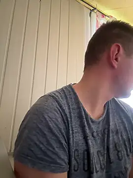 Rowing199456 online show from April 29, 2026, 3:54 am