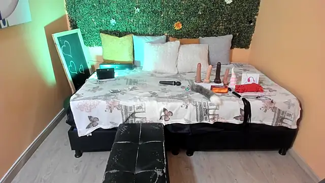 Tiffany sander online show from March 22, 2025, 6:54 am