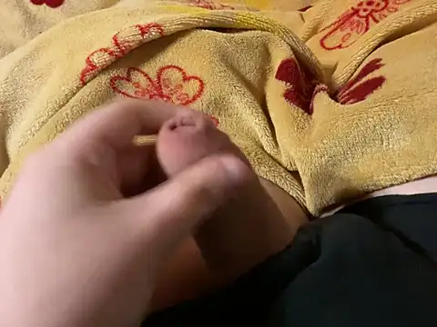 Snapshot of Max_2515 chatting on February 20, 2025, 4:03 pm Max 2515 online show from February 20, 2025, 4:03 pm