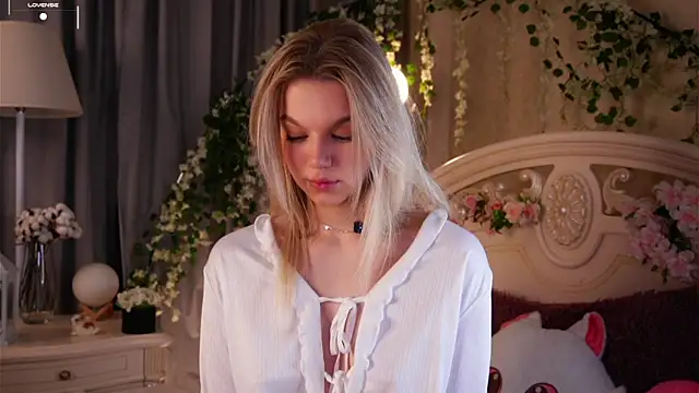 EdlinAlliston online show from November 14, 2025, 2:43 pm