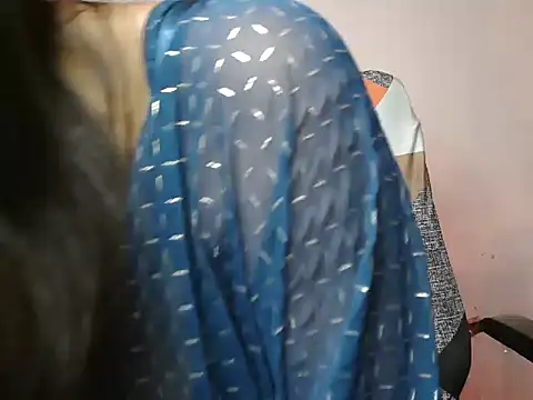 Cute-Hazel online show from November 13, 2025, 2:48 am